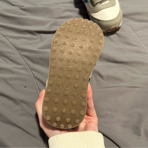 CAT & JACK KIDS SNEAKERS - Picture 7 of 7